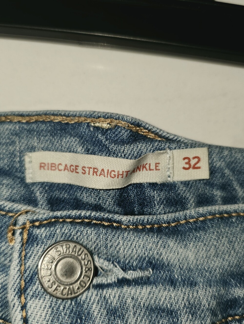Levis Ribcage Straight Size 32 - Picture 4 of 5